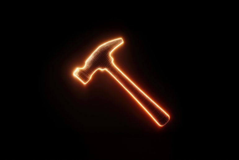 Ein Hammer vor schwarzem Hintergrund als digitale Silhouette