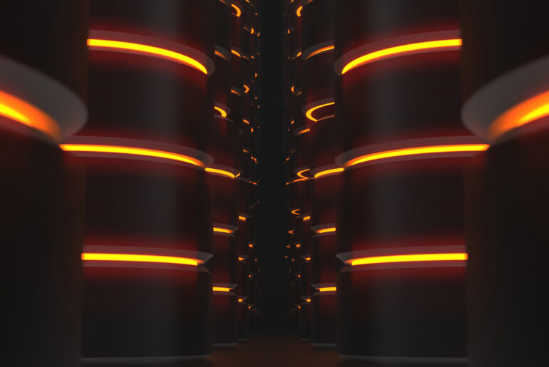 Datenbank-Tonnen mit Neonlicht
