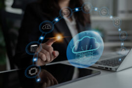 Upload in die Cloud am Laptop
