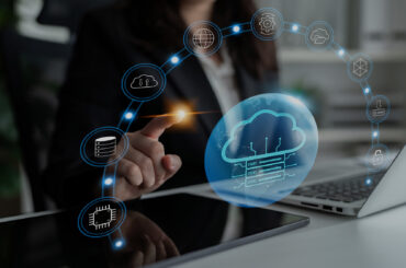 Upload in die Cloud am Laptop